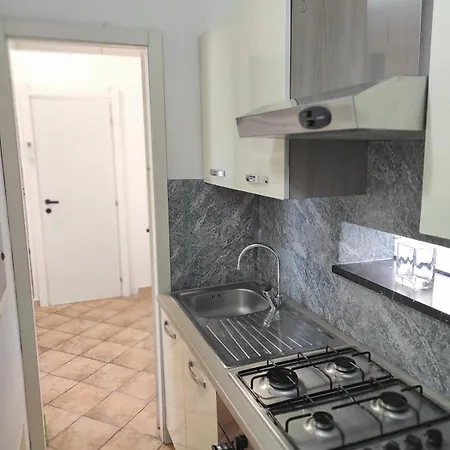 Gæstehus 5 Terre Migliarina 3*